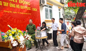 Người dân phố cổ chung tay ủng hộ quỹ phòng cháy chữa cháy và cứu nạn cứu hộ