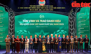 Tôn vinh và trao danh hiệu cho 100 'Nông dân Việt Nam xuất sắc 2023' 