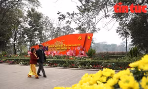 Sáng mùng một Tết, có một Hà Nội bình yên đến nao lòng
