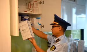 Quản lý thị trường Hà Nội phát hiện kho thuốc đặc trị không có hoá đơn, chứng từ