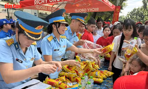 Sư đoàn Phòng không 361 tiếp sức nhân dân cổ vũ diễu binh, diễu hành kỷ niệm 80 năm Quốc khánh