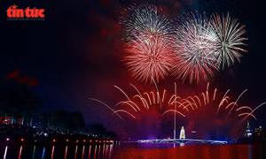 Rực rỡ màn trình diễn pháo hoa nghệ thuật dịp Giỗ Tổ Hùng Vương 2026