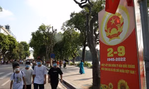 Người dân Thủ đô đổ dồn về các địa điểm vui chơi dịp nghỉ lễ Quốc khánh 2/9 