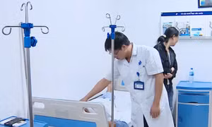 Tiêm filler làm đẹp, bé gái 13 tuổi bị mù mắt 