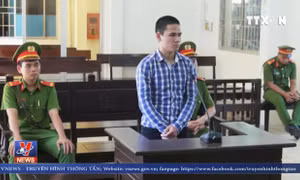 'Yêu râu xanh' 11 lần hiếp dâm 2 bé gái lĩnh 18 năm tù