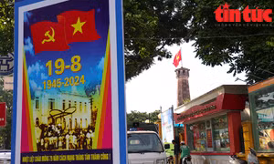 Hà Nội rực rỡ cờ hoa chào mừng Cách mạng tháng Tám và Quốc khánh 2/9