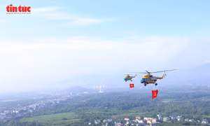 Không quân lần đầu treo cờ bay hợp luyện A80 sẵn sàng cho ngày hội lớn