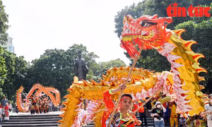 Rực rỡ sắc màu Carnaval thu Hà Nội