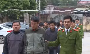 Triệt phá sới bạc chuyên nghiệp trên sông Mã