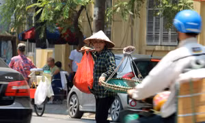 Phơi mình mưu sinh dưới nắng lửa