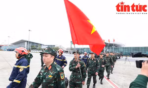 Hình ảnh 80 quân nhân Việt Nam lên đường sang Myanmar khắc phục hậu quả động đất