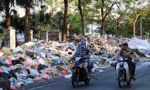 Hà Nội: Rác thải vẫn chất đống trong nội thành