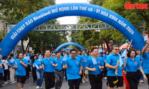 Hơn 1.000 vận động viên tham gia chung kết Giải chạy Báo Hànộimới 2024