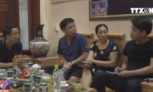Thăm nhà cầu thủ Văn Toàn tại Hải Dương