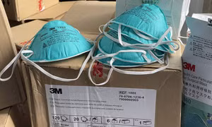 Quản lý thị trường Hà Nội tạm giữ số lượng lớn vật tư y tế nghi giả mạo