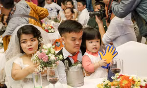 46 cặp đôi hạnh phúc trong đám cưới tập thể 'Giấc mơ có thật'