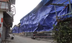 Người dân quanh khu vực Công ty Rạng Đông sơ tán, phố Hạ Đình đìu hiu