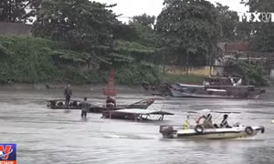 2 sà lan va nhau, một chiếc chìm xuống Kênh Tẻ