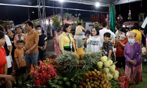 Hàng trăm gian hàng nông sản giới thiệu tại Festival trái cây và sản phẩm OCOP năm 2022