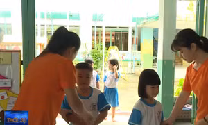 Học sinh trở lại trường từ 17/2