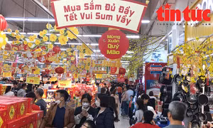 Siêu thị, trung tâm thương mại đông nghịt người sắm Tết