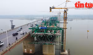 Cầu Vĩnh Tuy 2 nhộn nhịp thi công những ngày cuối năm