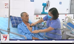 Cứu sống bệnh nhân ngừng tuần hoàn do điện giật