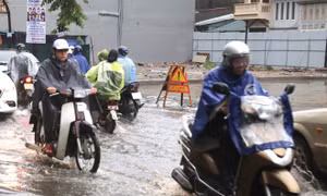 Thời tiết ngày 28/4: Ngày nắng nóng, đêm có mưa rào và dông