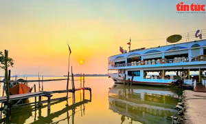 Ngắm cảnh hoàng hôn thơ mộng trên bến Giang Đình 