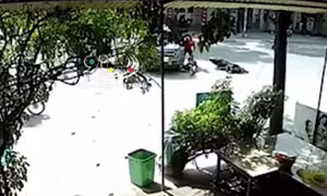 Ô tô gây tai nạn do quay đầu bất cẩn