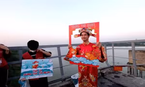 'Nam Tào' Xuân Bắc kêu gọi thả cá đừng thả túi nilon