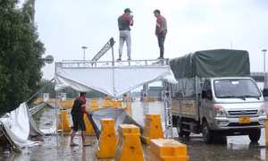 Tạm dừng kiểm soát ở nhiều chốt ra vào cửa ngõ Hà Nội