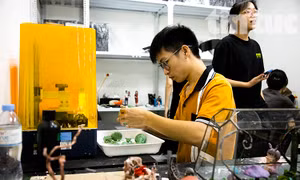 'Sốt' chế tác tượng tí hon làm quà tặng nhân ngày Phụ nữ Việt Nam 