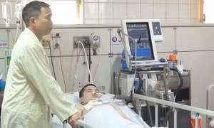 Cậu bé 15 tuổi phục hồi thần kỳ sau hai năm sống thực vật