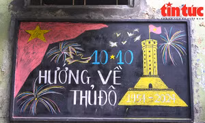 Những bức tranh phấn màu mộc mạc trong ngõ nhỏ Hà Nội mừng 70 năm Giải phóng Thủ đô