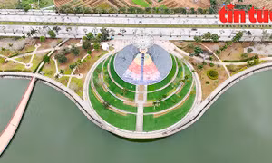 Công viên Thiên văn học thu hút người dân sau khi mở cửa
