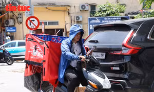Nắng nóng đỉnh điểm, người lao động Hà Nội chật vật mưu sinh