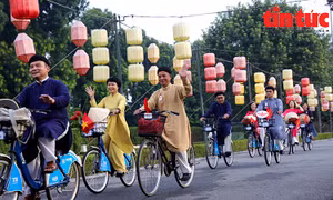 Áo dài kết nối Du lịch với Di sản Hà Nội năm 2024: Tôn vinh vẻ đẹp văn hóa Thủ đô