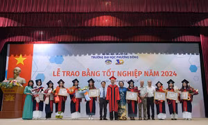 Gần 800 sinh viên Đại học Phương Đông rạng rỡ trong ngày tốt nghiệp