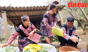 Bánh dày - món bánh không thể thiếu trong ngày Tết truyền thống của đồng bào Mông