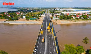 Người dân Phú Thọ đếm ngược ngày thông xe cầu Phong Châu, Phú Thọ