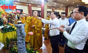 Trang nghiêm Đại lễ Phật đản Phật lịch 2570 tại chùa Quán Sứ