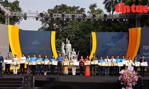 Phát động chiến dịch 'Tôi yêu Hà Nội' năm 2022 và tuyên dương Thầy thuốc trẻ Thủ đô tiêu biểu
