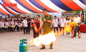 Tập huấn kỹ năng phòng cháy và phòng chống đuối nước cho học sinh