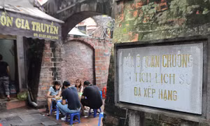 Di tích Ô Quan Chưởng bị lấn chiếm thành quán ăn, chỗ để xe 