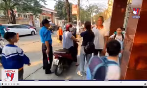 Cảnh báo hành vi của một số đối tượng lạ trước cổng trường học tại Vinh
