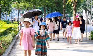 Thời tiết ngày 13/5: Bắc Bộ chiều tối mưa dông, Nam Bộ tiếp tục nắng nóng gay gắt