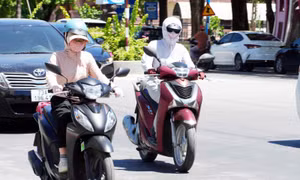 Thời tiết ngày 22/6: Bắc Bộ, Trung Bộ nắng nóng gay gắt; Nam Bộ mưa dông về chiều tối