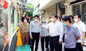 Bí thư Thành uỷ Hà Nội: Nâng cao năng lực y tế cơ sở là giải pháp quyết định
