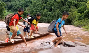 Những con chữ đi lên từ gian khó